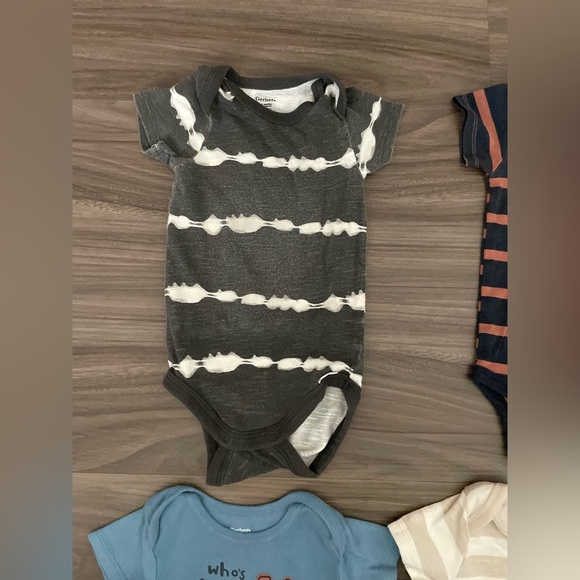 Gerber baby boy 4 piece bundle of multicolor onesies size 6-9 months - Picture 4 of 8